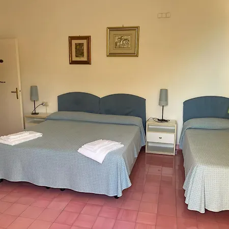 Degli Aranci Szálloda 3*