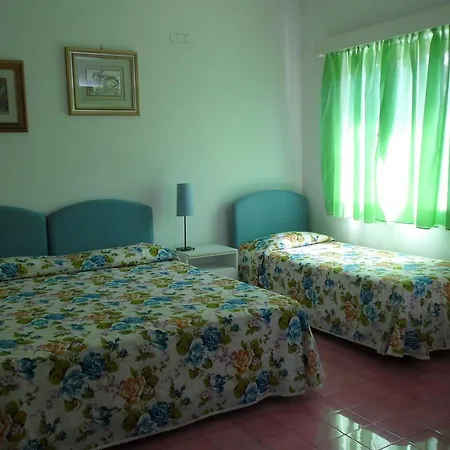 Degli Aranci Szálloda 3*
