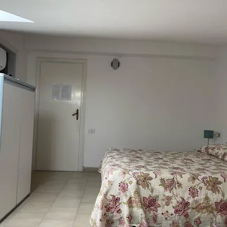 Hotell Degli Aranci 3*