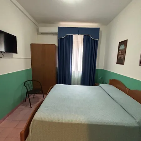 Degli Aranci 3*