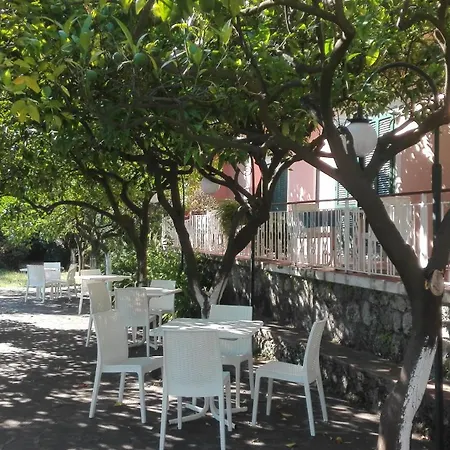 Degli Aranci Hotel 3*